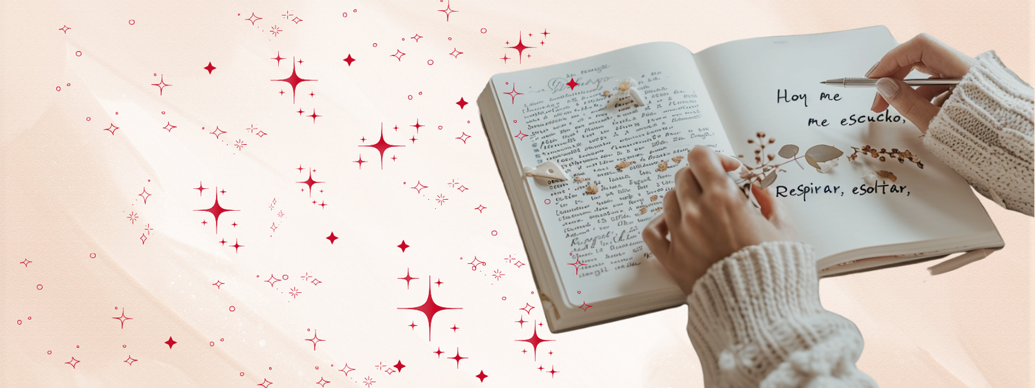 Manos escribiendo en un diario con texto manuscrito y elementos decorativos naturales, sobre fondo beige con destellos. Inspiración para journaling y escritura emocional.